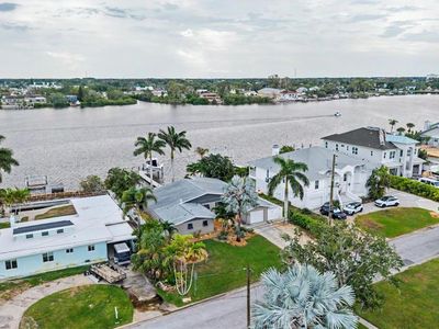 704 BAYSHORE DRIVE