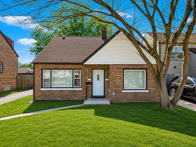 8742 S Washtenaw Ave