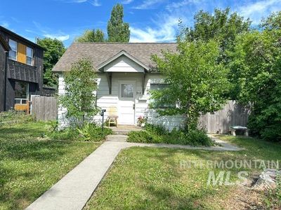 Property at 918-920 S Jefferson St, Moscow, ID