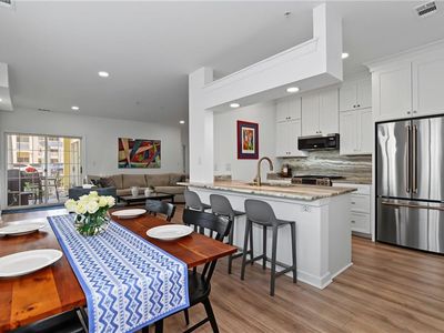 2300 Shore Sands Ct APT 102