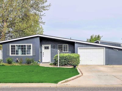 1209 S 44th Ave