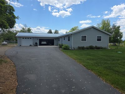 5574 Larson Ln