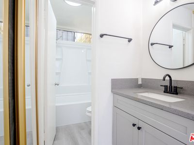 210 S La Fayette Park Pl APT 112