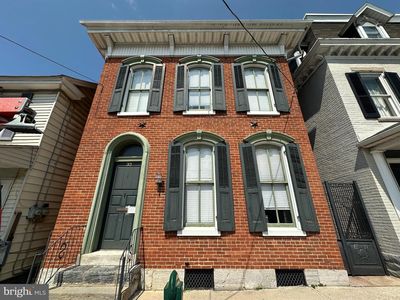 32 E Baltimore St