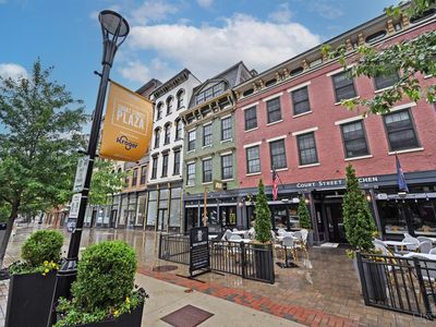 11 E Court St #401