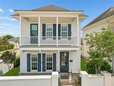 584 Bocage Ct