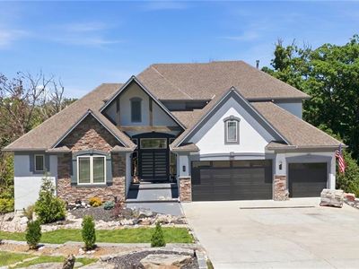 341 NW Thoreau Cir