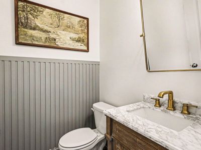 1405 Queen Trigger Dr