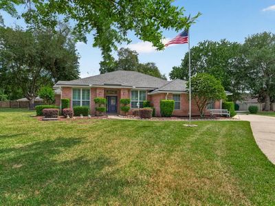 1525 Stratford Ct