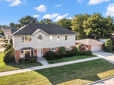 8000 W Lake St