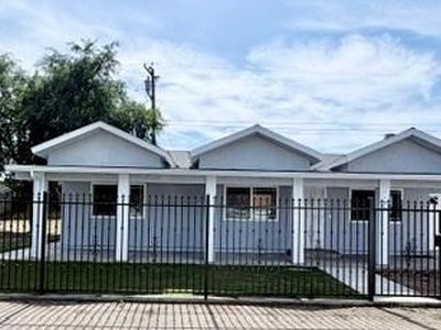 1105 S Oleander Ave