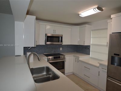 425 SE 11th Ter APT 403