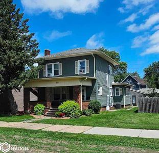 607 W Adams St