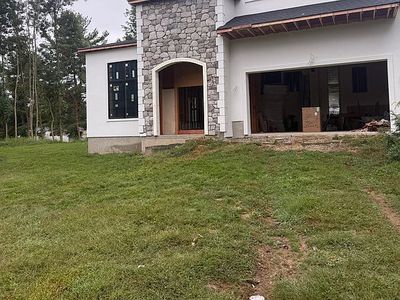 379 Gordons Corner Rd