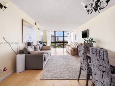 800 Parkview Dr APT 901