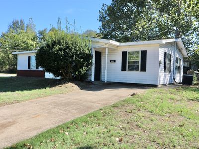 2490 Beverly Dr