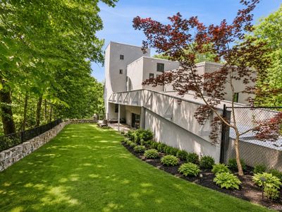 8 Cliff Court