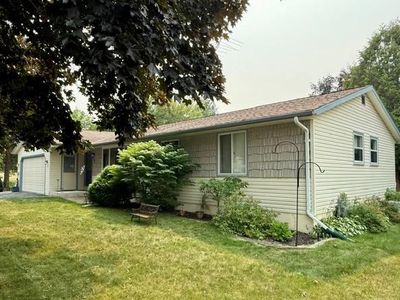 863 S Lansing Ave