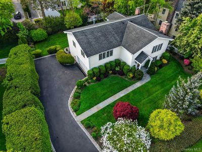 11 White Plains Road