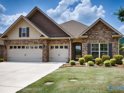 3020 Greenway Cir SE