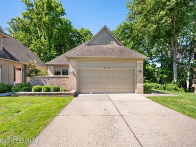 Property at 24585 Edgewood Dr, Novi, MI