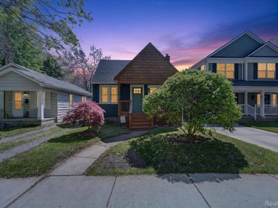 1327 Mohawk Ave