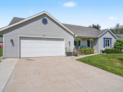 641 Ridgefield Dr