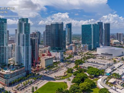 253 NE 2nd St APT 709