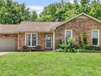 1422 Honeysuckle Ln