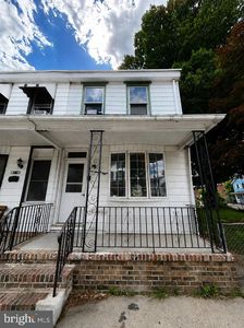 438 Saint Mary St