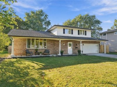 10 Sweetwood Dr N