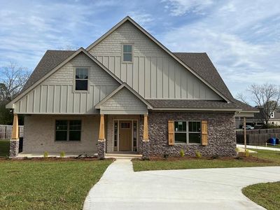 408 Oakwood