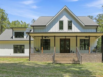 7032 Oakville Ln