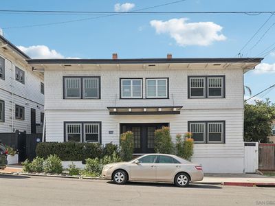 233 Hawthorn St