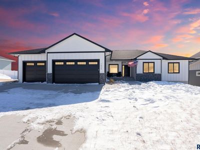 1625 W River Bend St