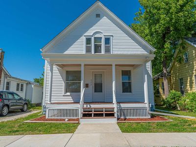 Property at 322 3rd St, Lincoln, IL