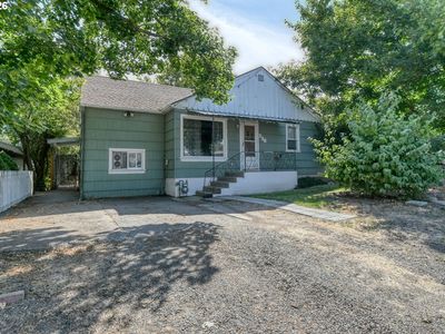 338 E High St