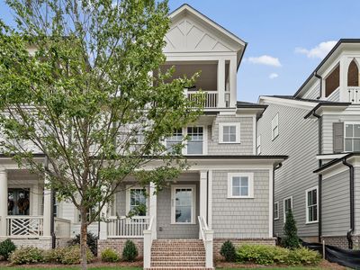 533 Groover St #9