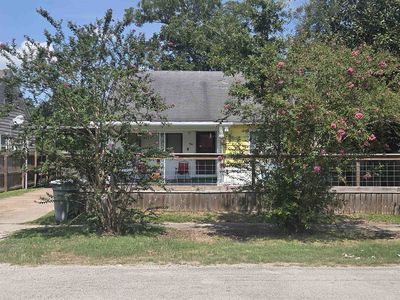 585 Iowa St