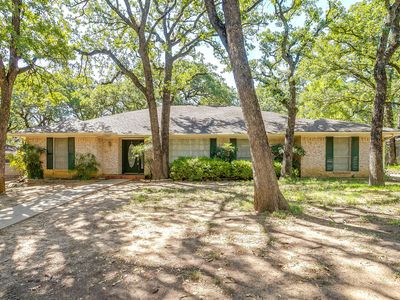 3410 Woodford Dr