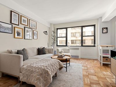425 E 79th St APT 9B