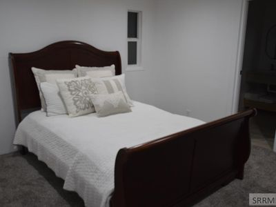 2200 Whispering Pines Dr