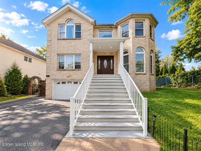 26 Bayview Ave