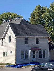 564 S Main St