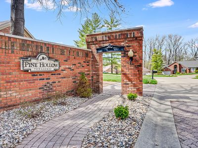 Property at 6 Pine Hollow Ct, Edwardsville, IL