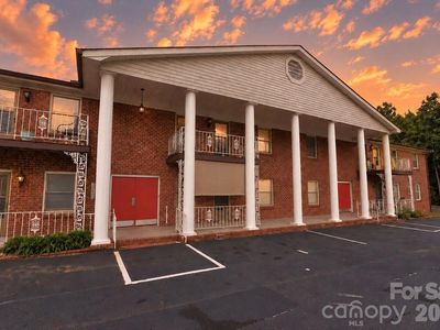 2102 S Main St