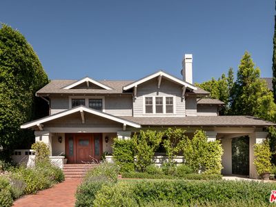 214 S Van Ness Ave