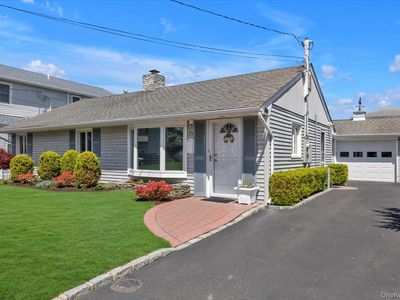 25 Bayview Avenue