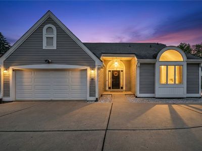3 Wellington Woods Dr