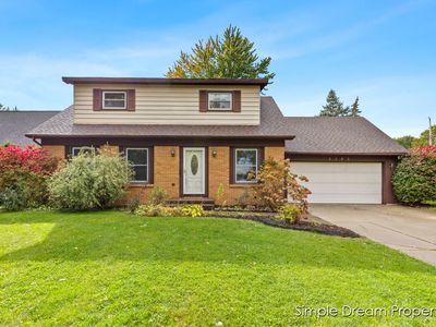 5709 Pineknoll Ct SE